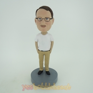 Picture of Custom Bobblehead Doll: Casual Man In White And Beige